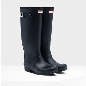 Hunter Tall Navy Rain Boots